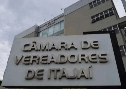 Rede Governança Brasil avança com metodologia de parcerias no Legislativo e firma projeto-piloto com Câmara de Itajaí