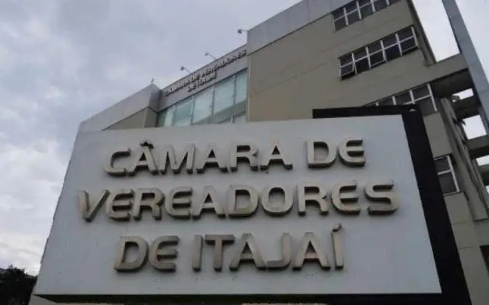 Rede Governança Brasil avança com metodologia de parcerias no Legislativo e firma projeto-piloto com Câmara de Itajaí