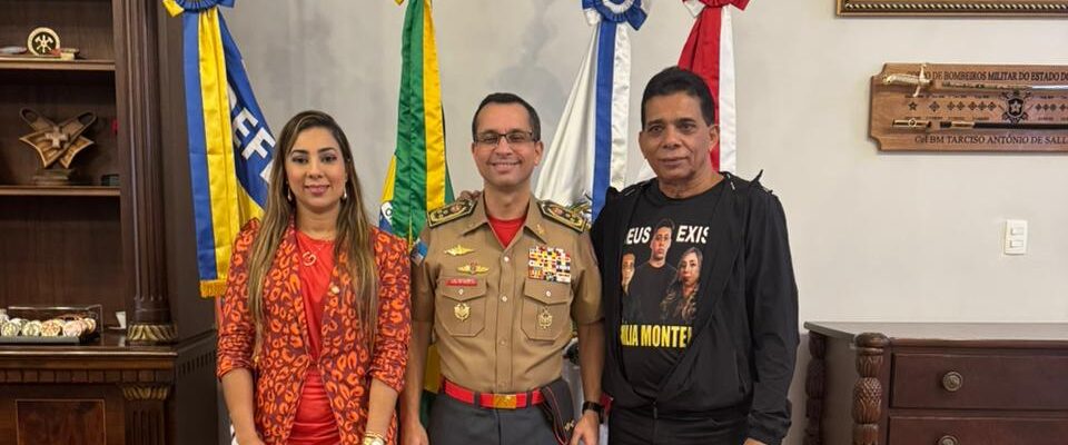 Giselle Monteiro entrega novos capacetes e reforça a segurança dos Bombeiros