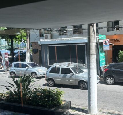 Moradores de Icaraí defendem preservação de calçada ajardinada e banca de jornal tradicional